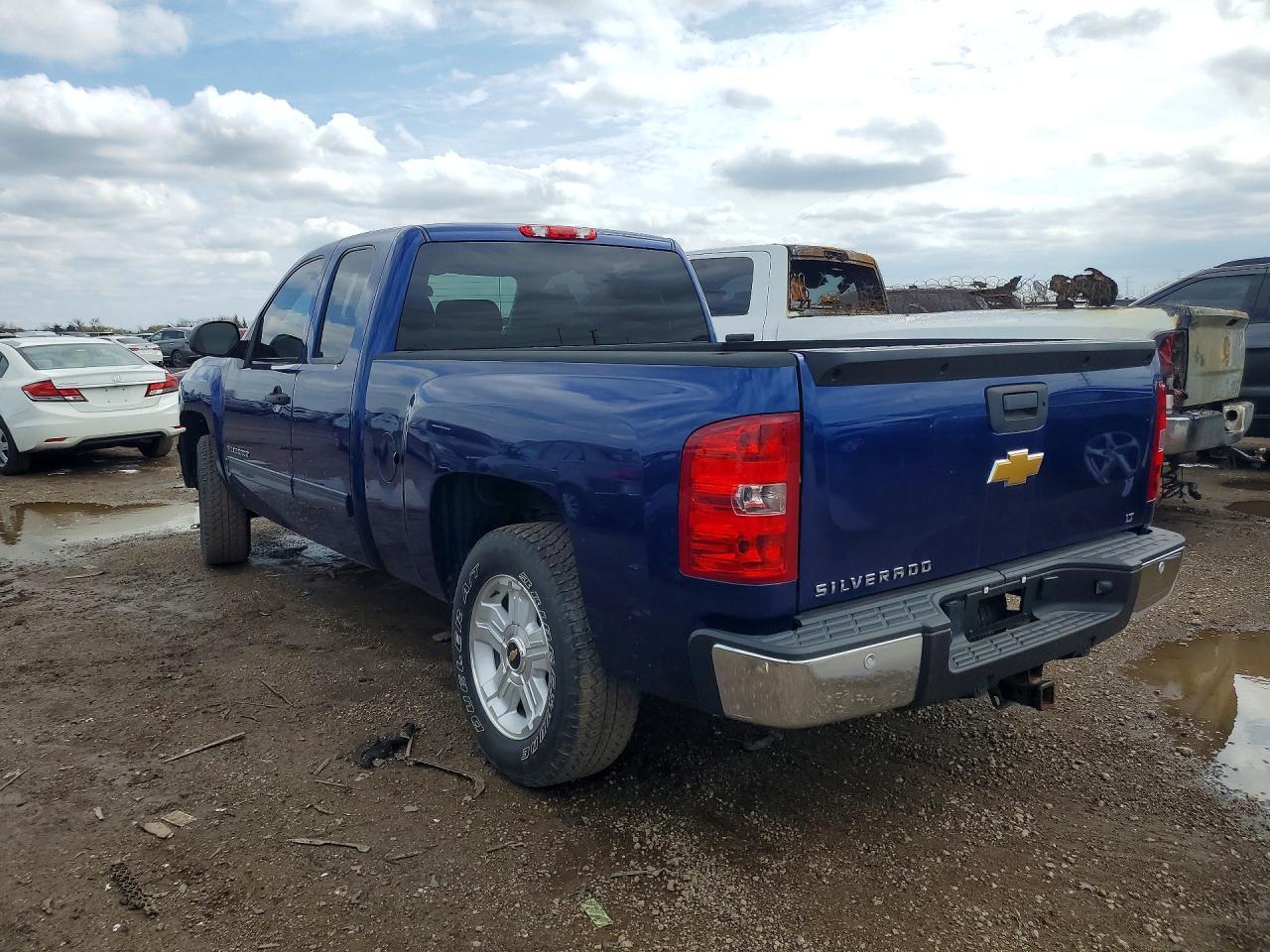 2013 Chevrolet Silverado C1500 Crew Cab - Image 2