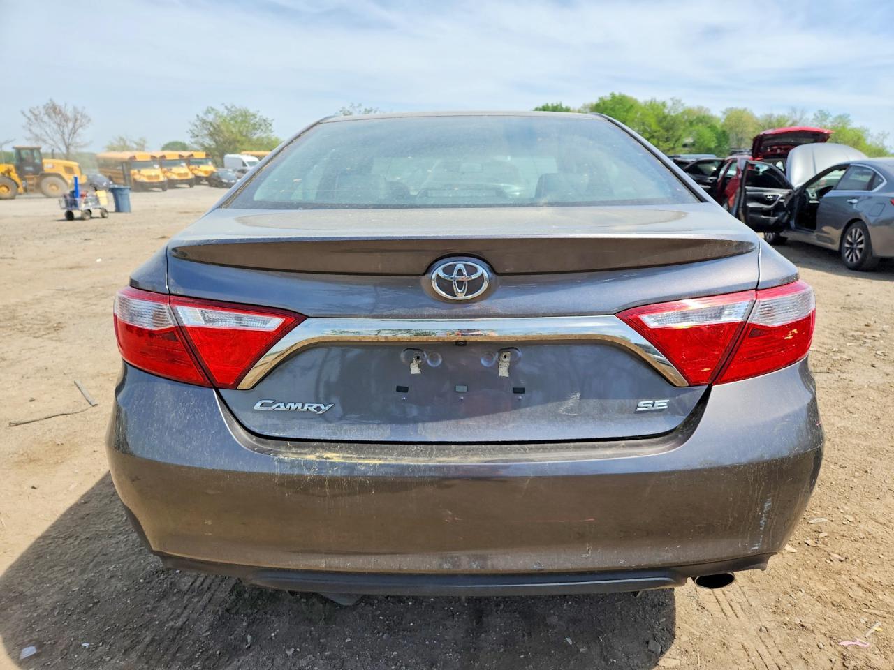 2017 Toyota Camry Se - Image 6