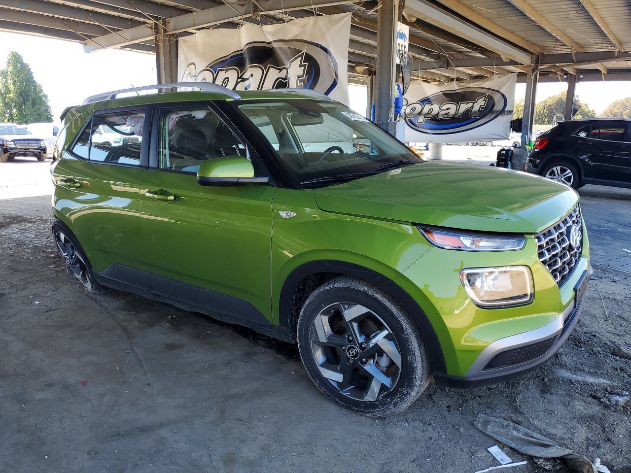 2023 Hyundai Venue Sel - Image 4