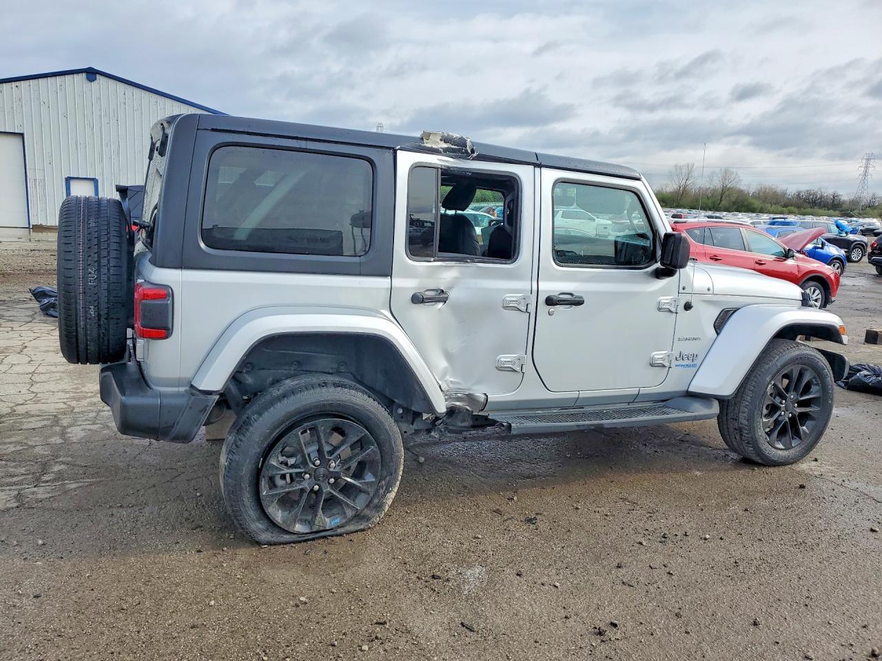2022 Jeep Wrangler Unlimited Sahara 4Xe - Фото 3