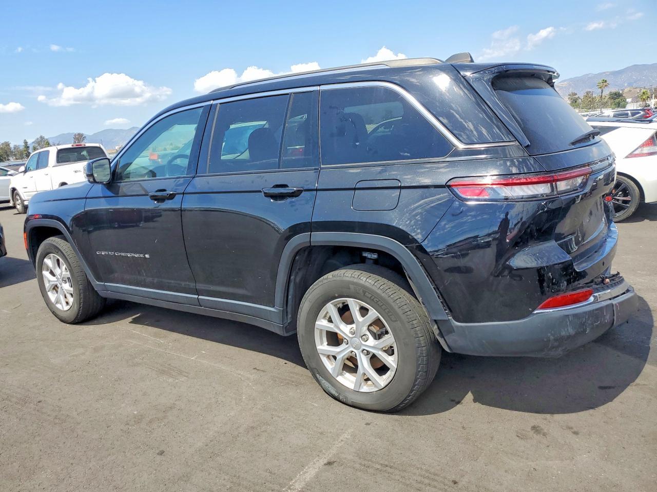 2023 Jeep Grand Cherokee Limited - Image 2