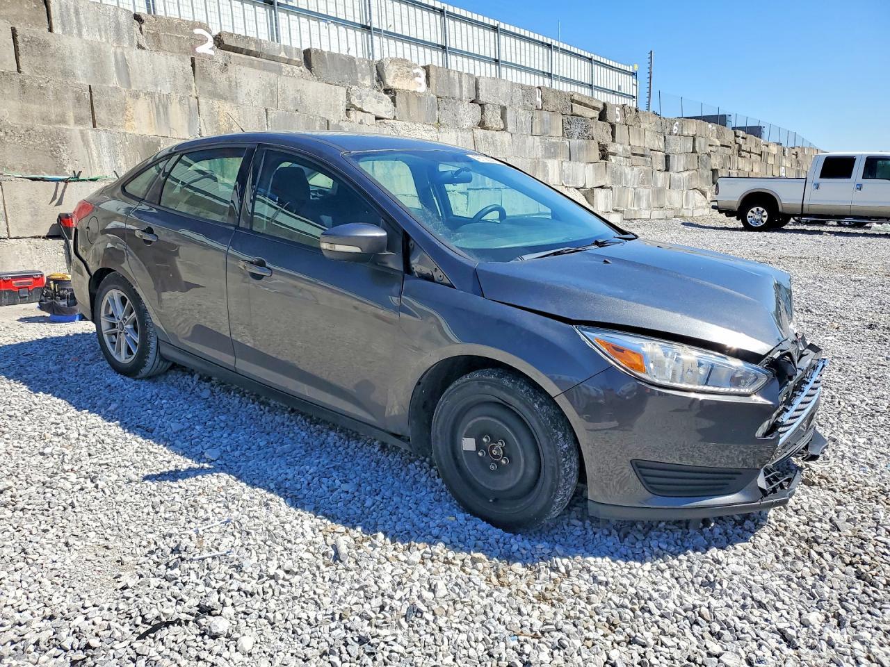 2017 Ford Focus Se - Image 4
