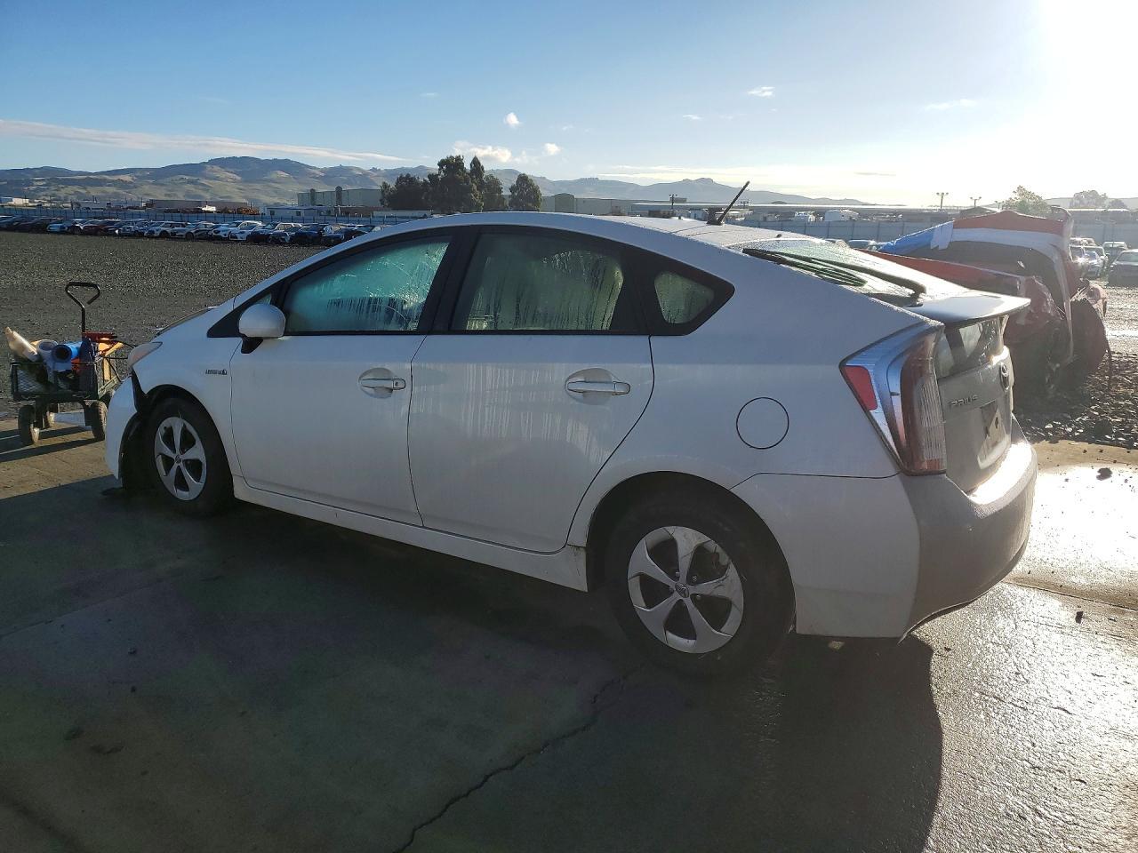 2014 Toyota Prius One - Фото 2