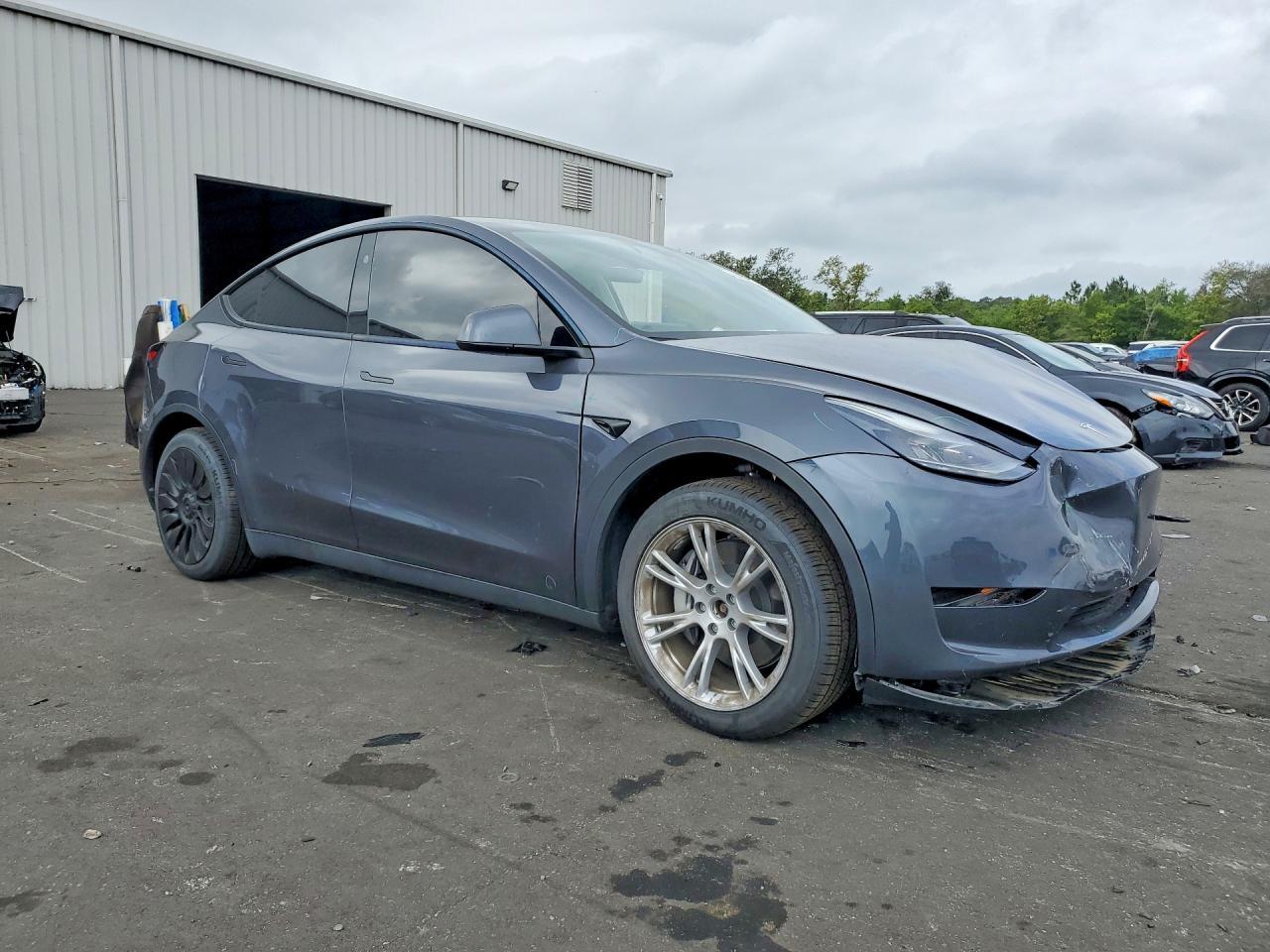 2023 Tesla Model Y - Image 4