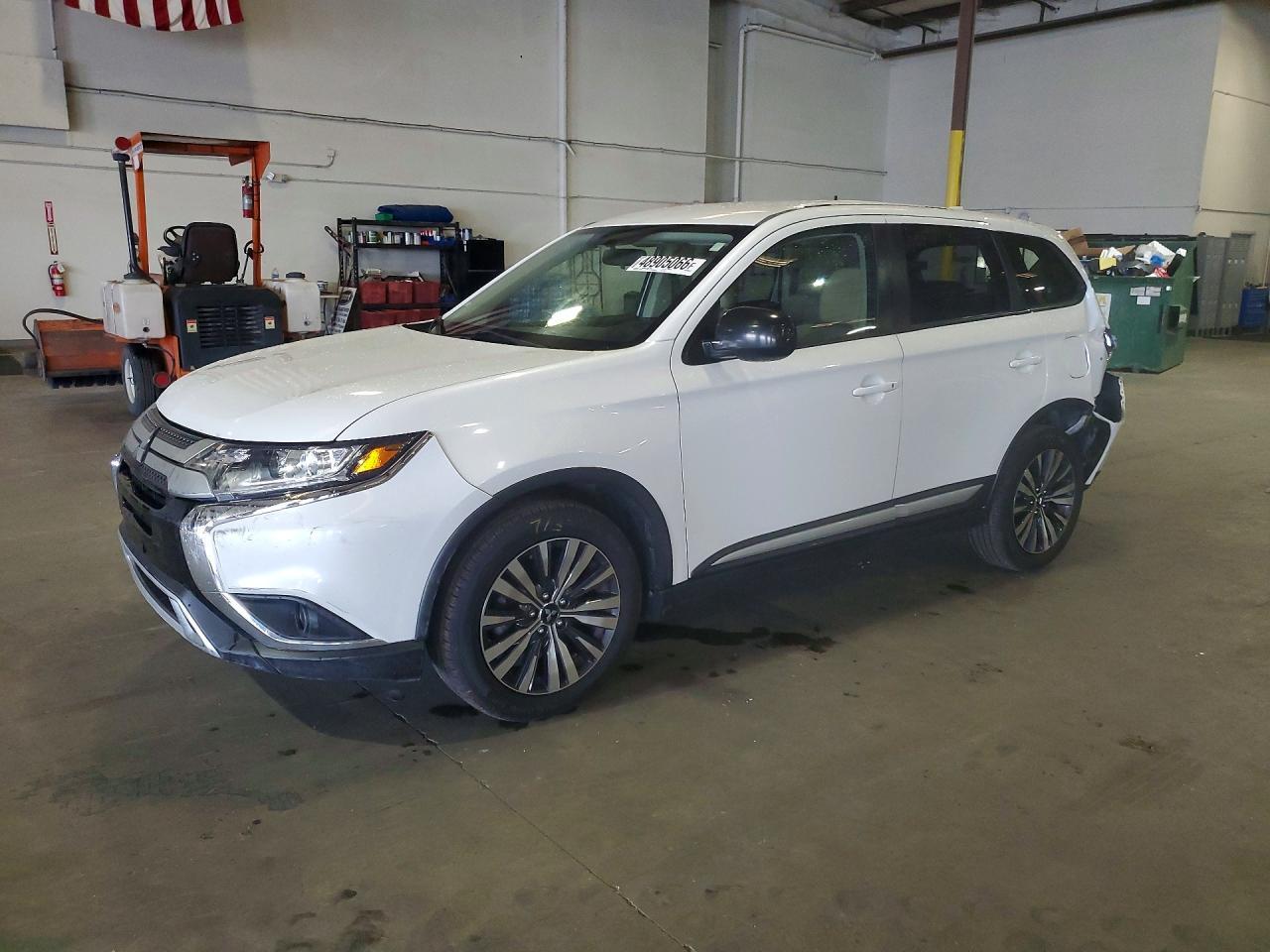 2020 Mitsubishi Outlander Es