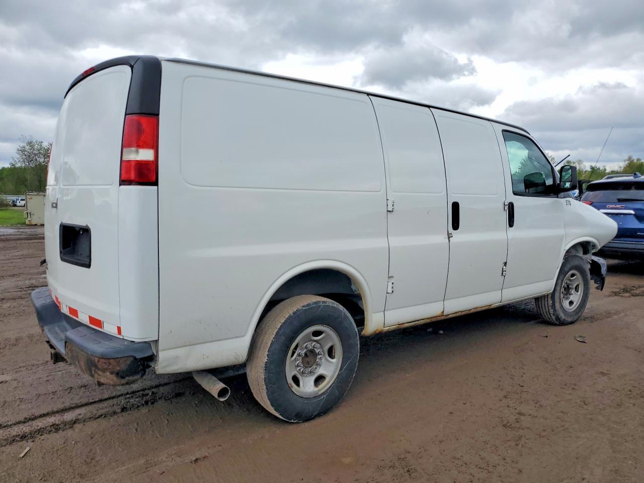 2016 Chevrolet Express G2500 - Image 3