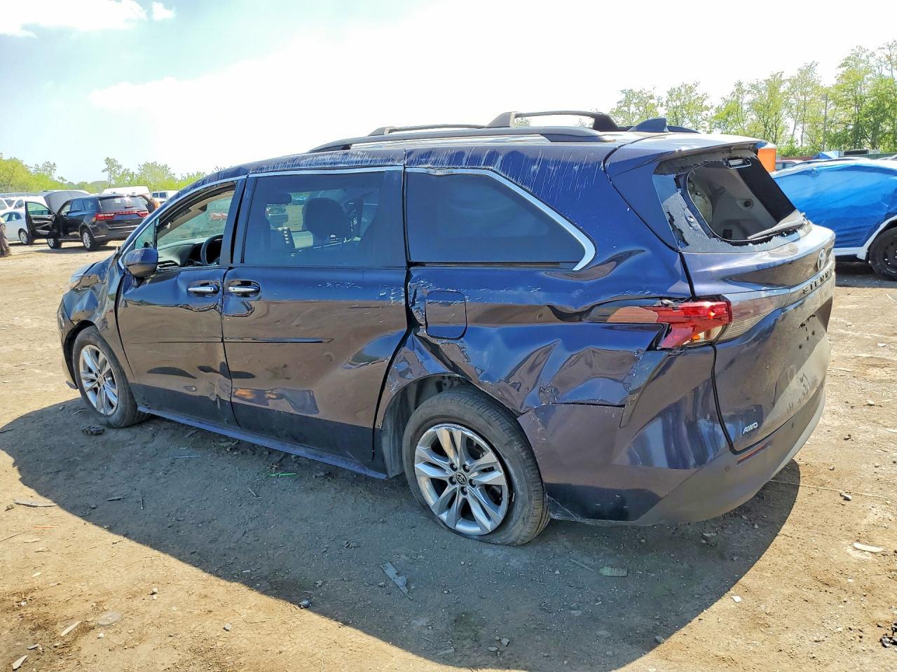 2024 Toyota Sienna Xle 7-Passenger - Фото 2