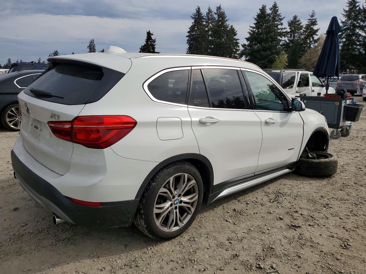 2016 BMW X1 xDrive28I - Image 3