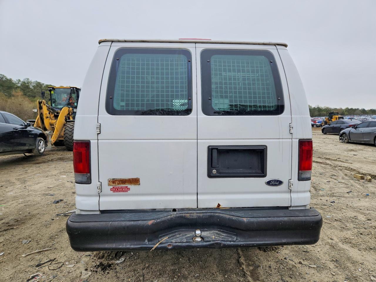 2013 Ford Econoline E250 Van - Image 6