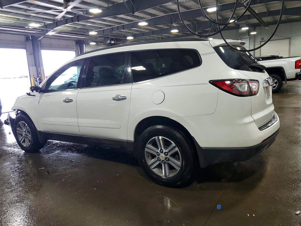 2017 Chevrolet Traverse Lt - Image 2