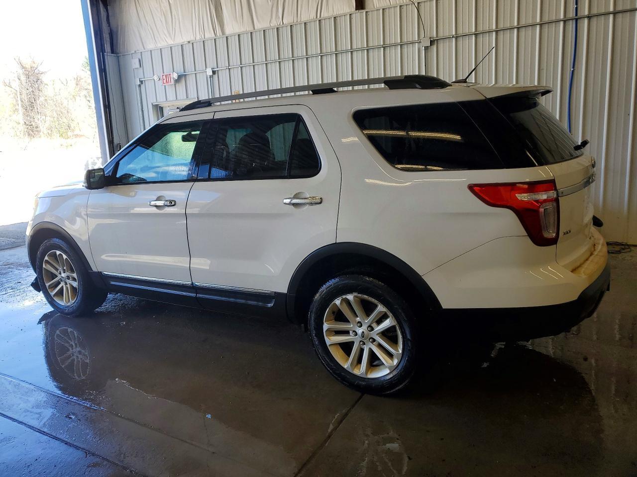 2013 Ford Explorer Xlt - Image 2