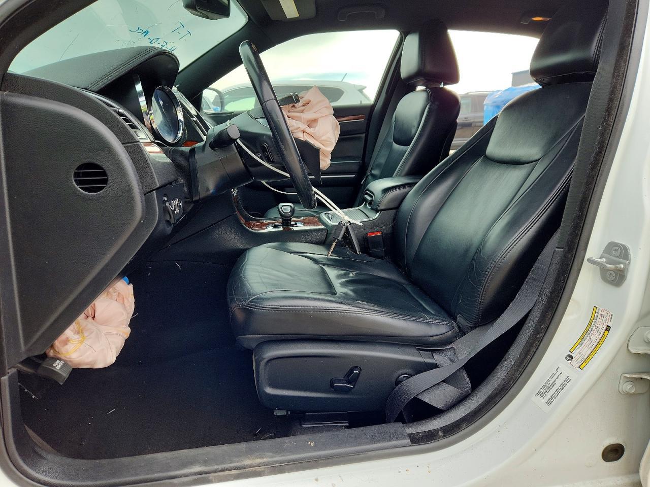2014 Chrysler 300 - Image 7