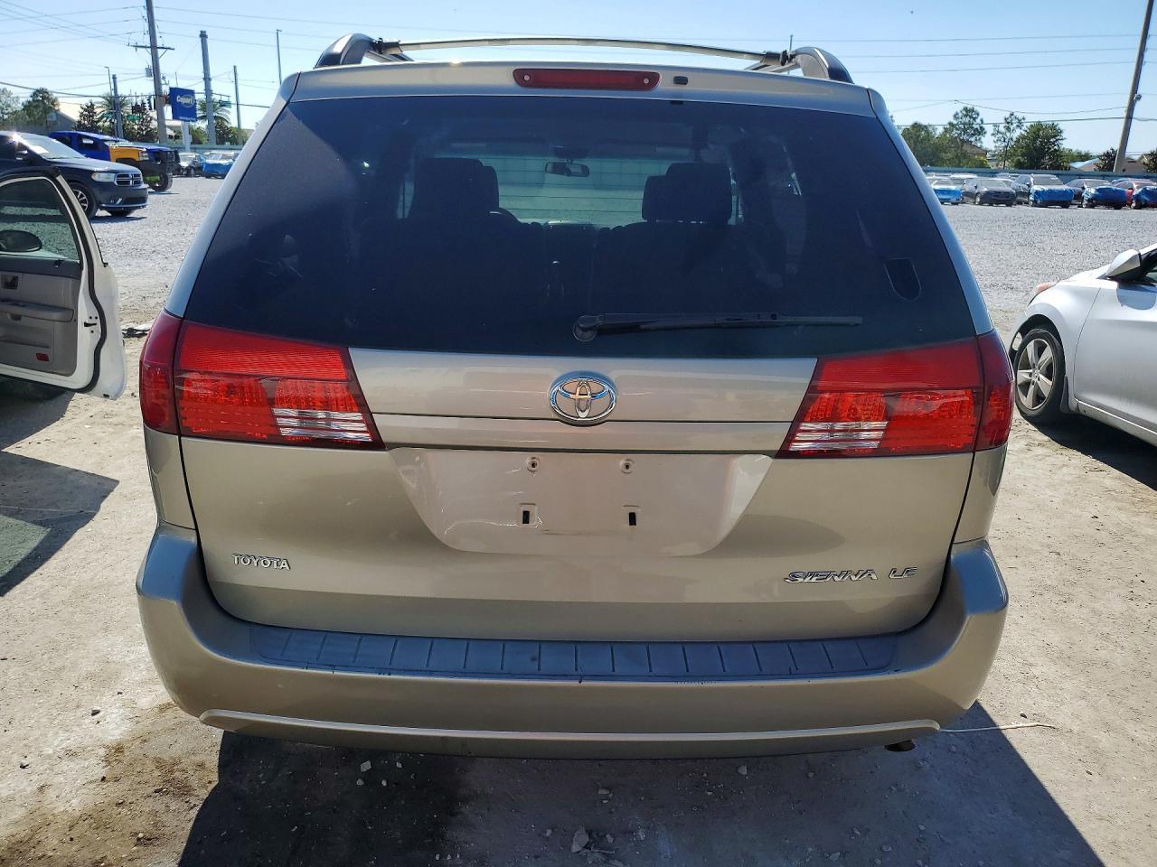 2005 Toyota Sienna Le 7 Passenger - Фото 6
