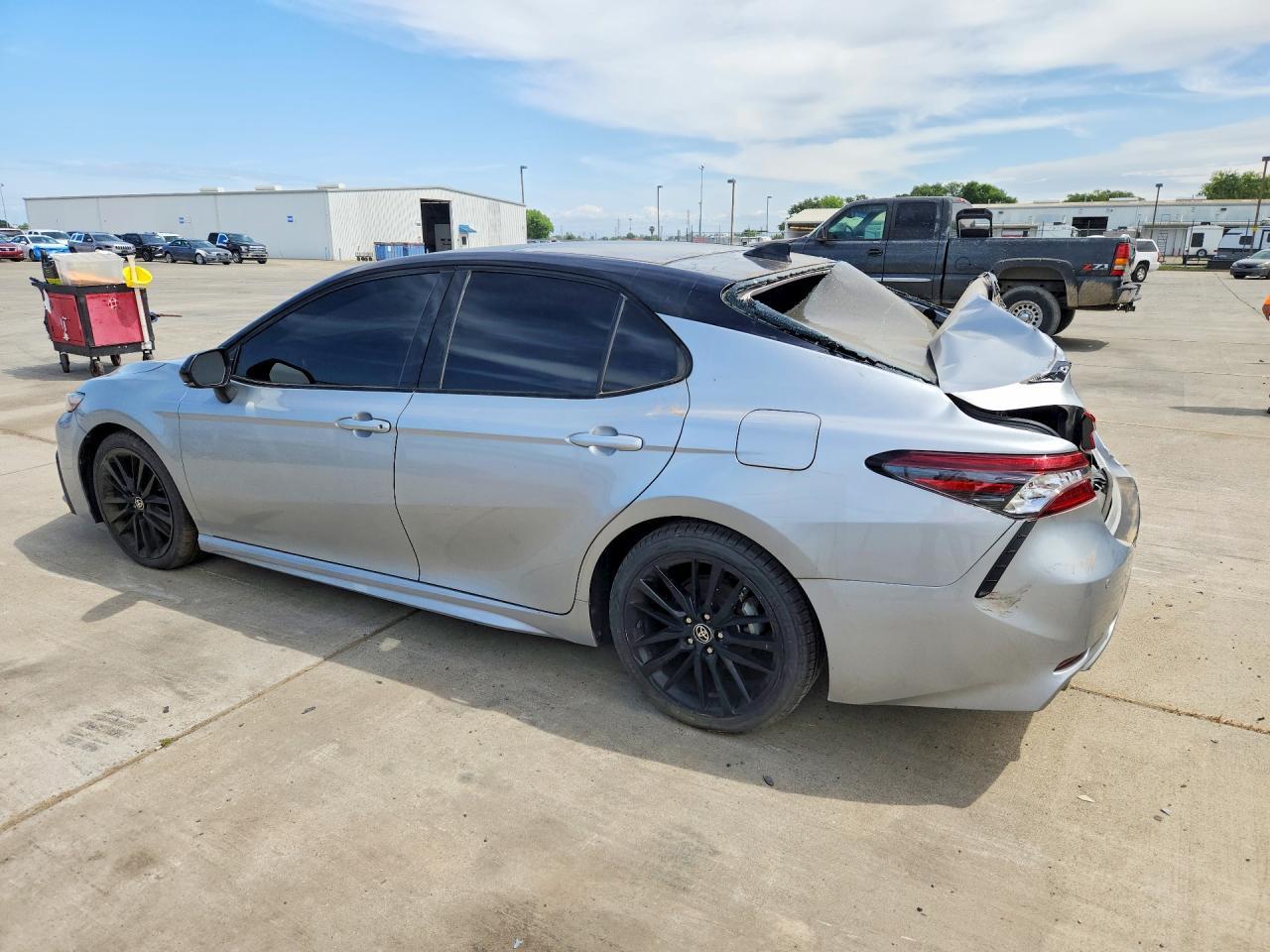 2023 Toyota Camry Xse V6 - Фото 2