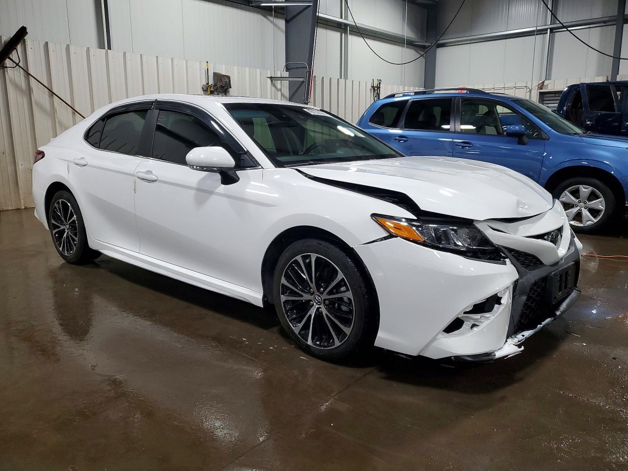 2018 Toyota Camry Se - Фото 4