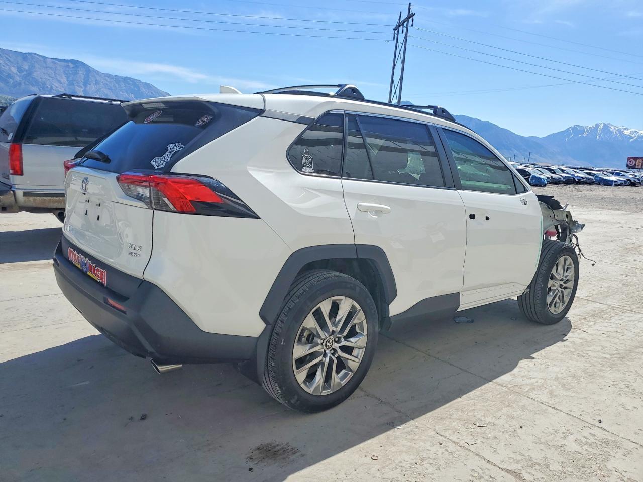 2021 Toyota Rav4 Xle Premium - Фото 3
