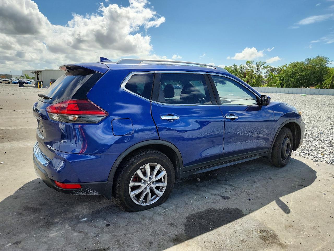 2019 Nissan Rogue Sv - Image 3