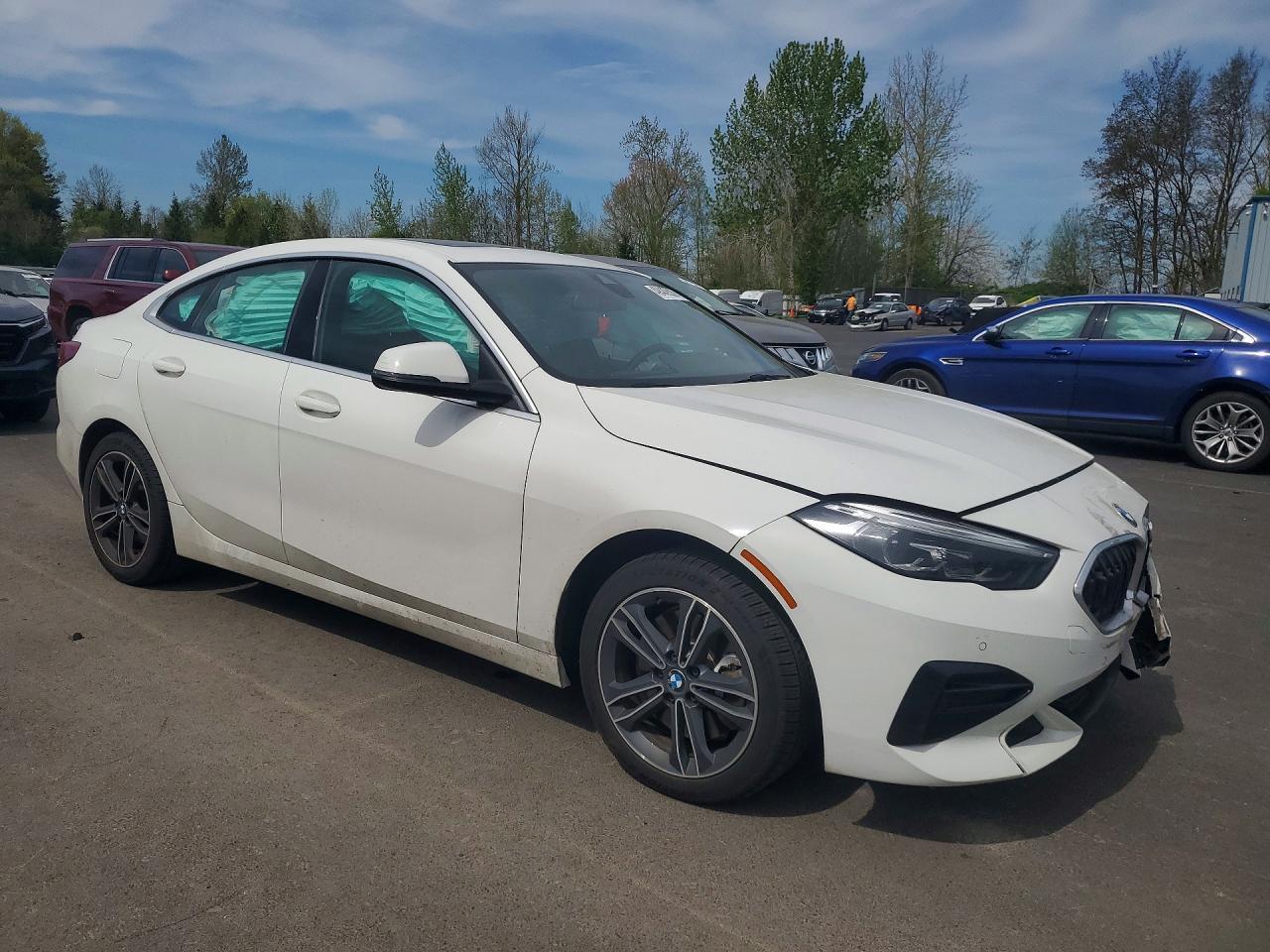 2022 BMW 228Xi - Фото 4