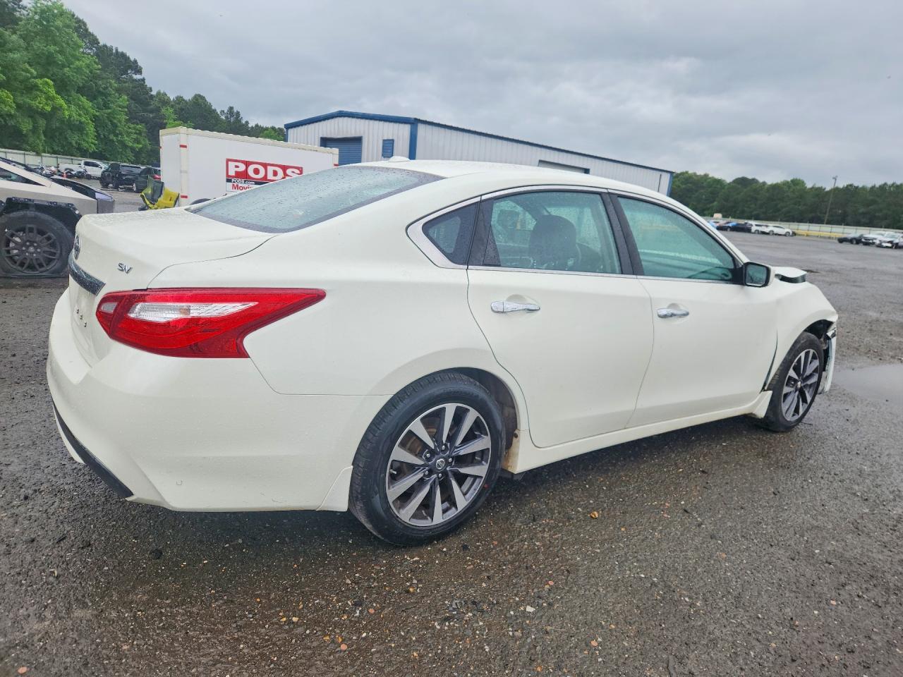 2016 Nissan Altima - Фото 3