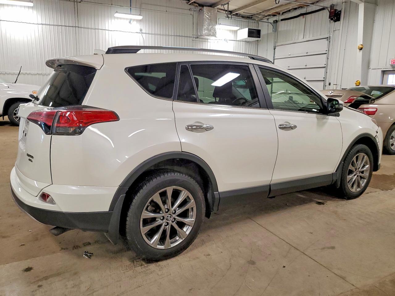 2018 Toyota Rav4 Limited - Фото 3