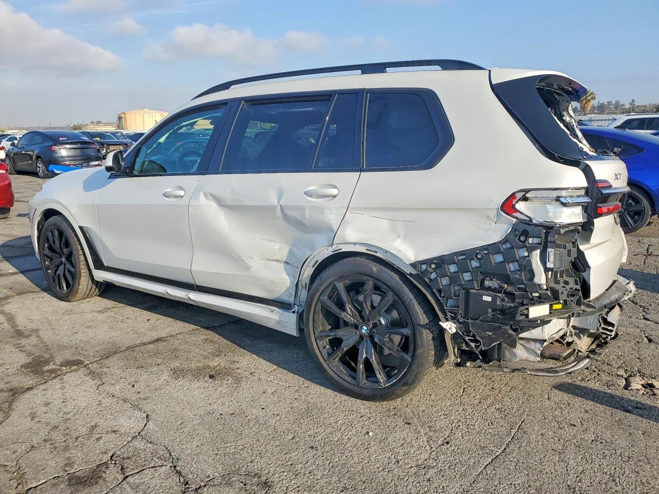 2023 BMW X7 xDrive40I - Фото 2