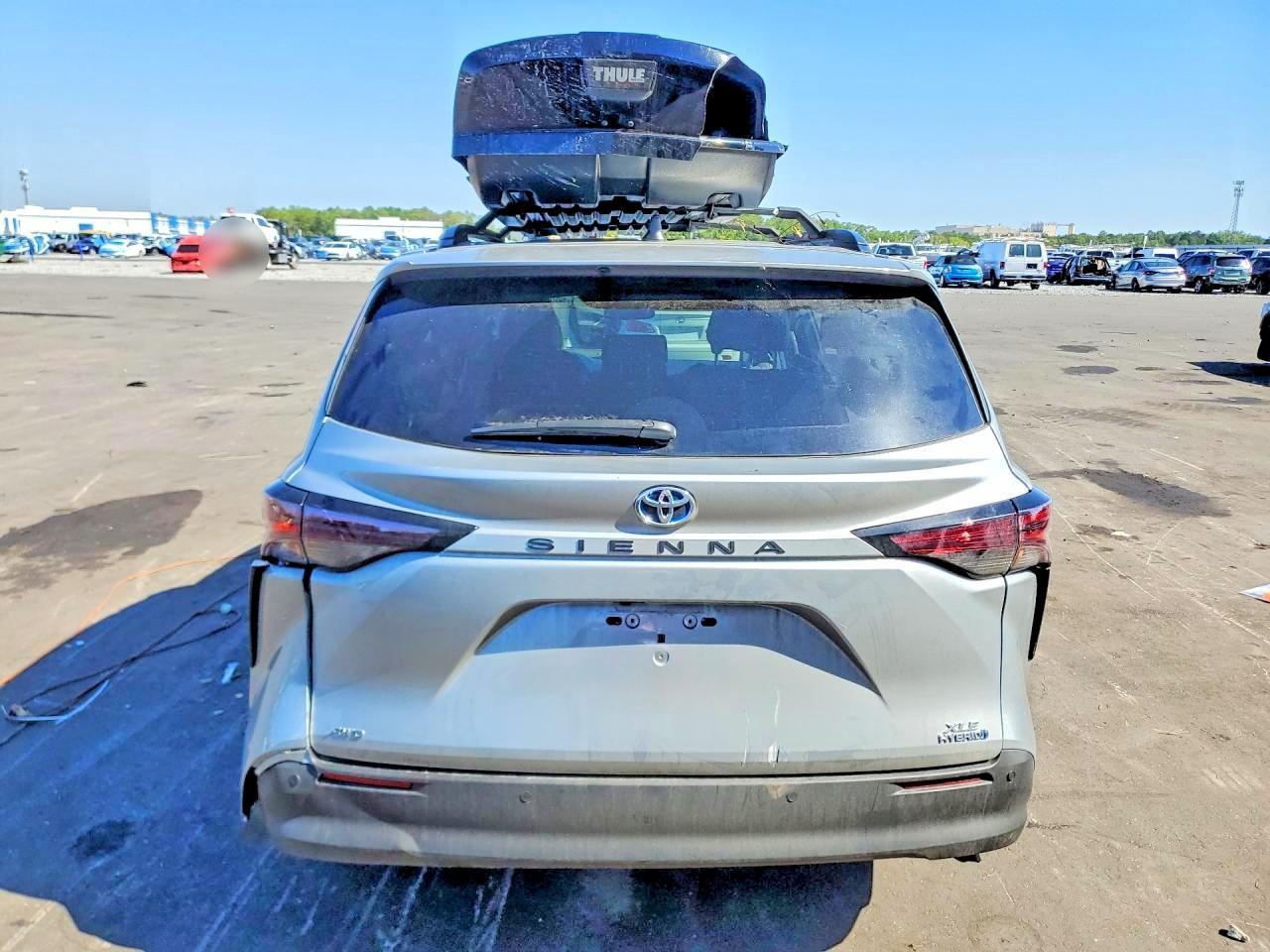 2023 Toyota Sienna Xle - Фото 6