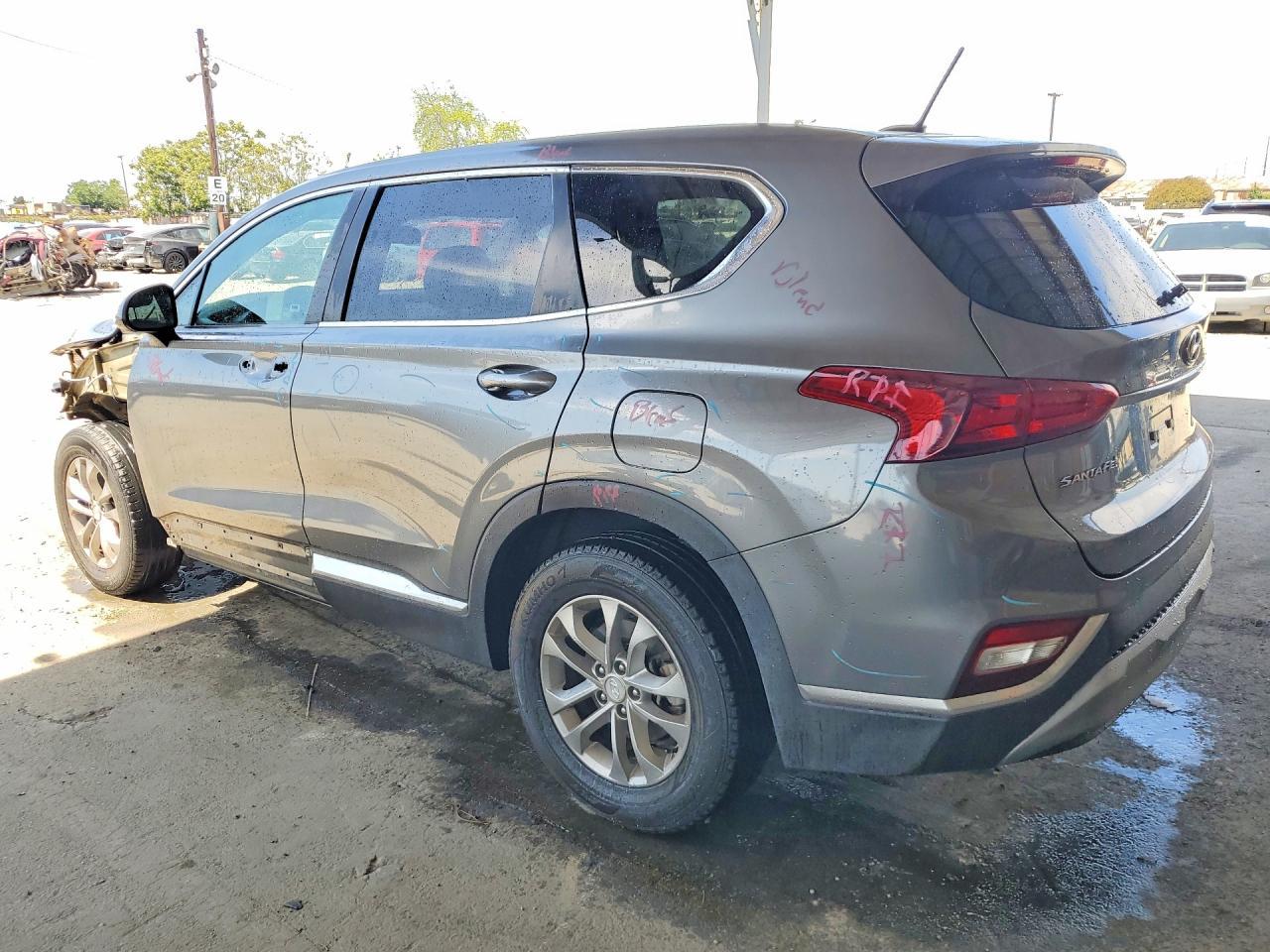 2019 Hyundai Santa Fe - Image 2