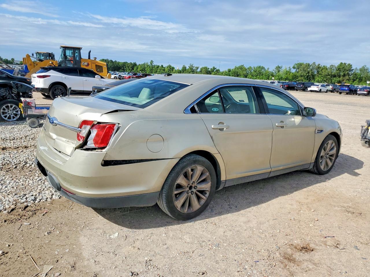 2011 Ford Taurus Limited - Image 3
