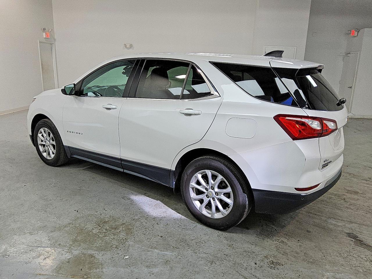 2020 Chevrolet Equinox Lt - Image 2