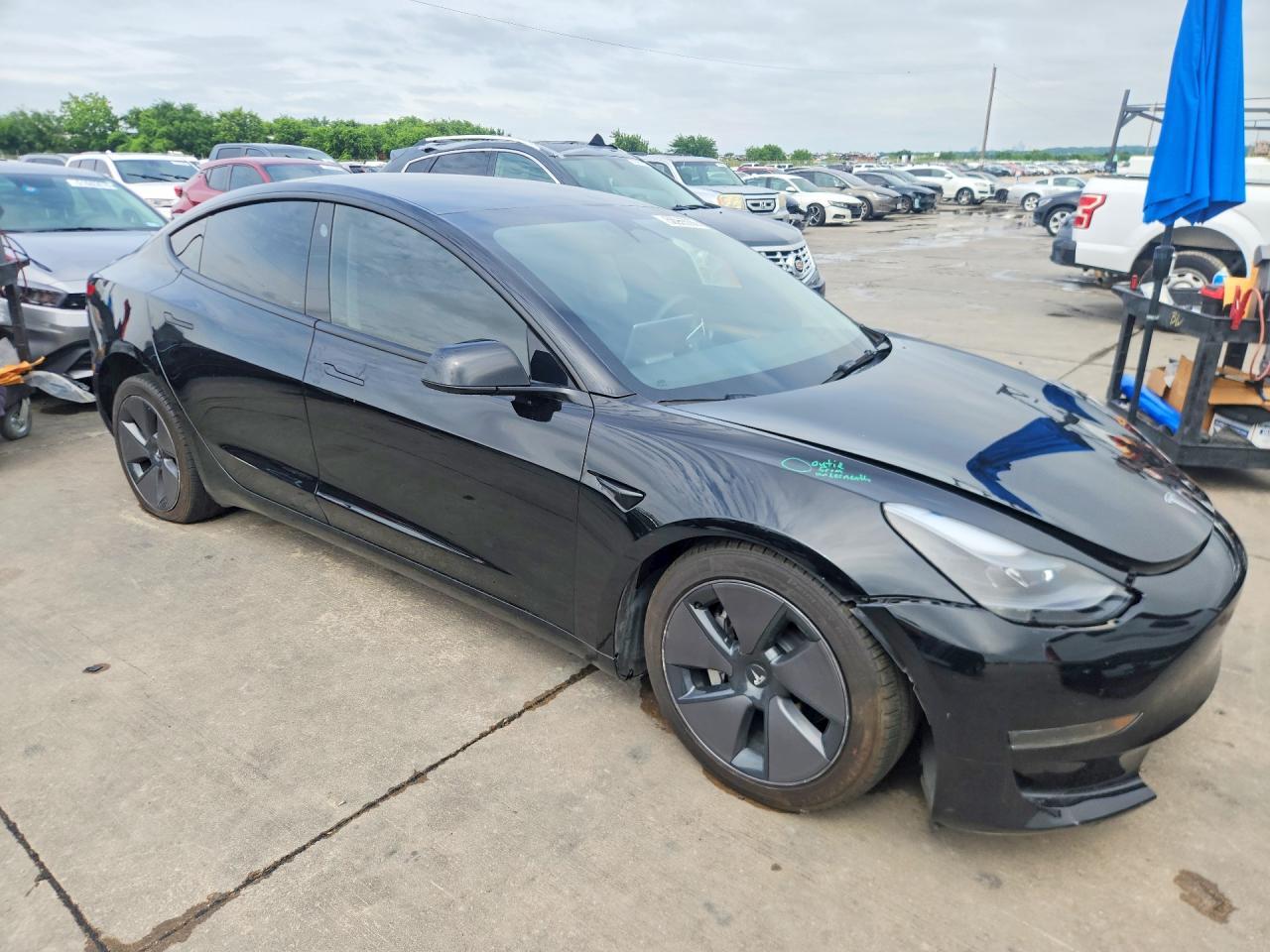 2023 Tesla Model 3 - Фото 4