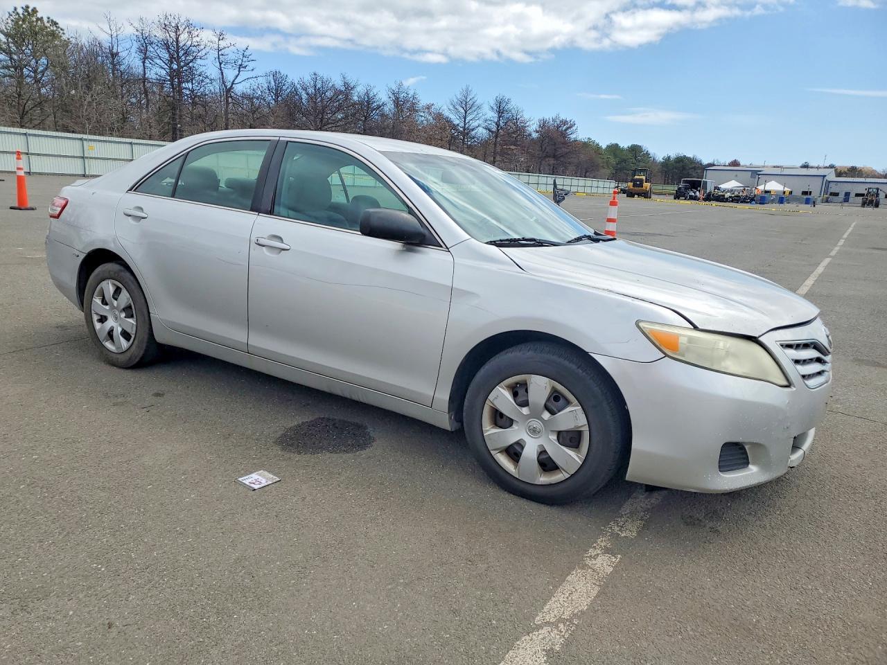 2011 Toyota Camry Base - Image 4