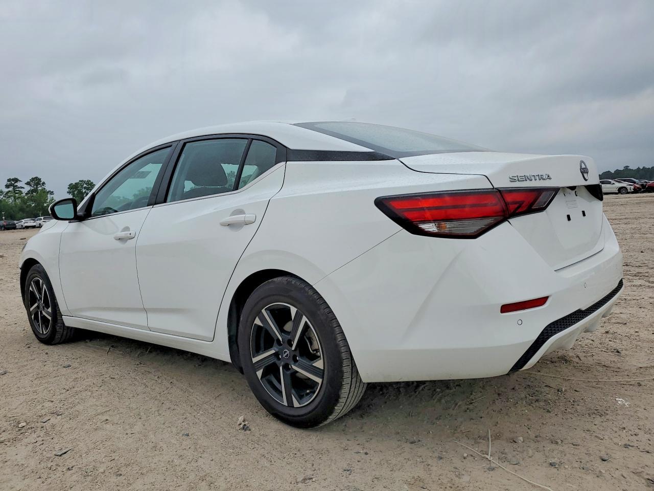2025 Nissan Sentra Sv - Image 2