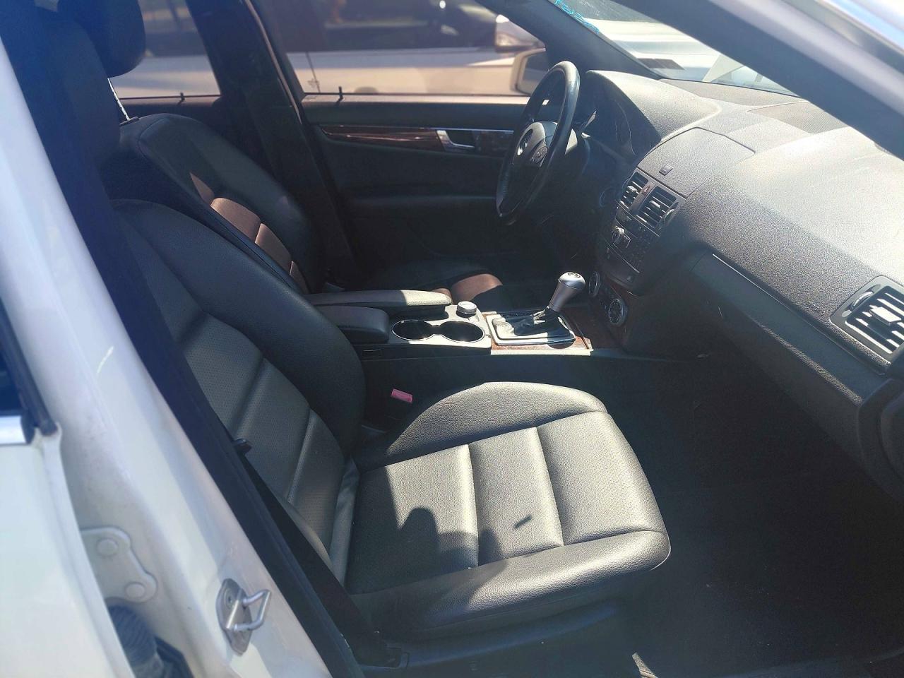 2011 Mercedes-Benz C 300 4Matic - Фото 5