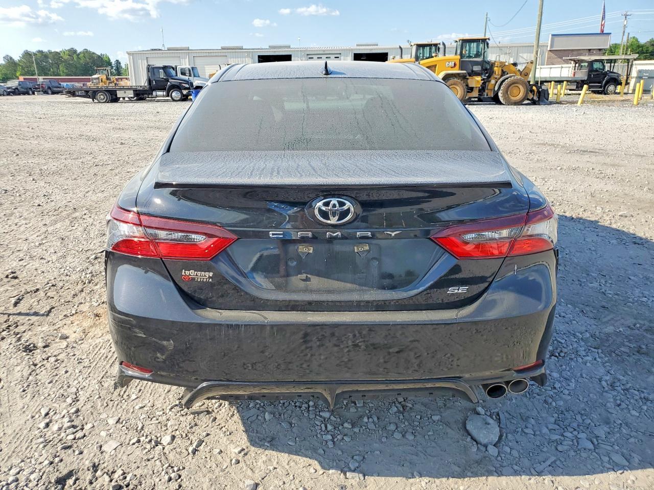 2022 Toyota Camry Se - Фото 6