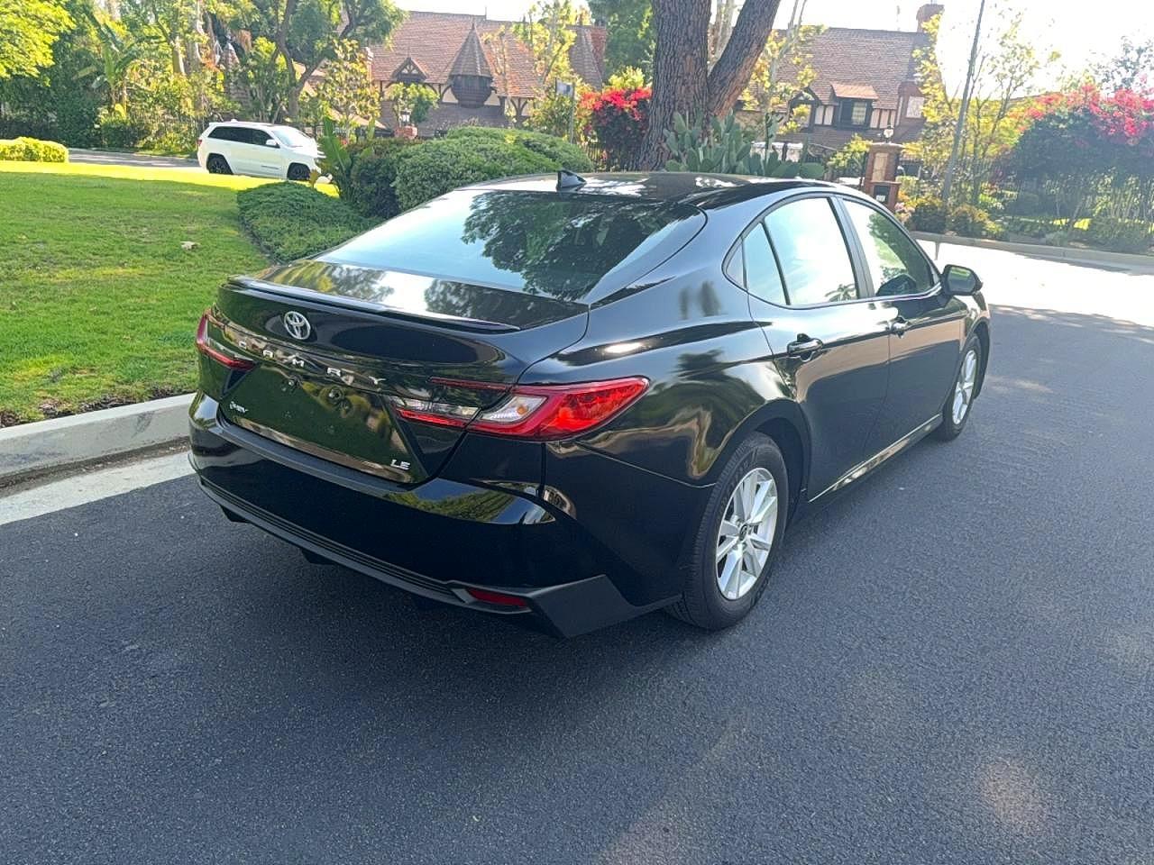 2025 Toyota Camry Le - Фото 4