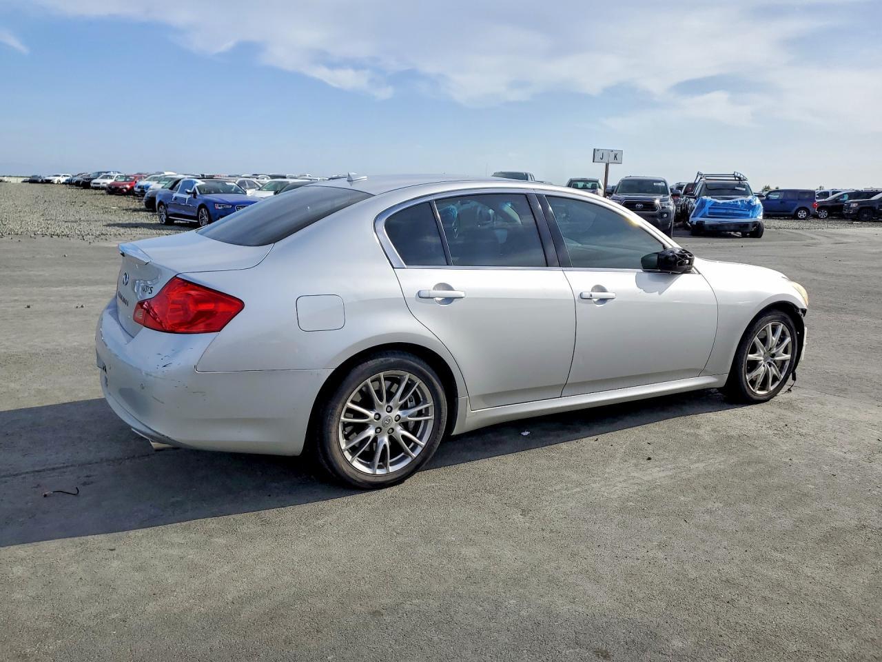 2010 Infiniti G37 - Image 3