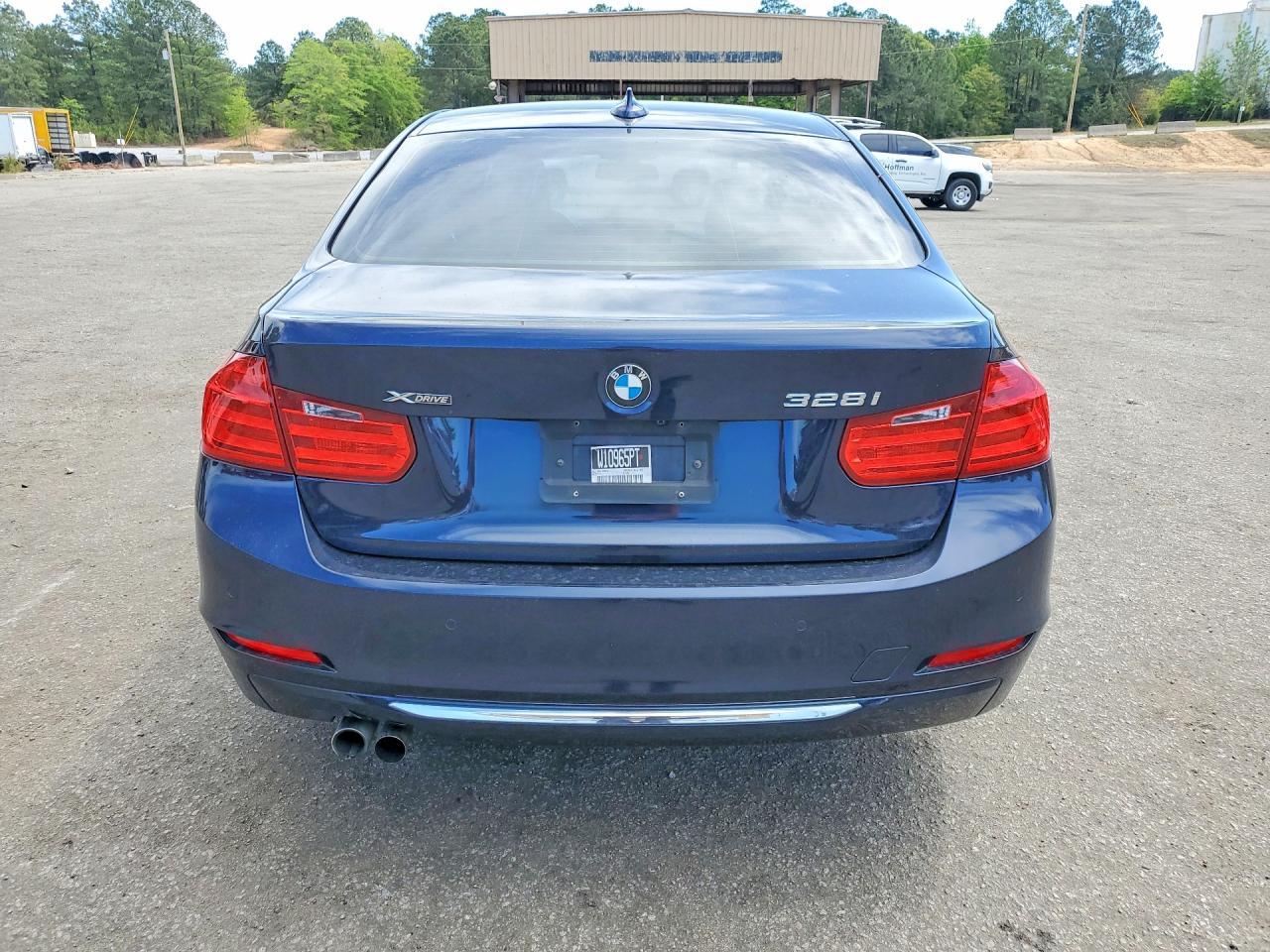 2015 BMW 328 Xi - Image 6