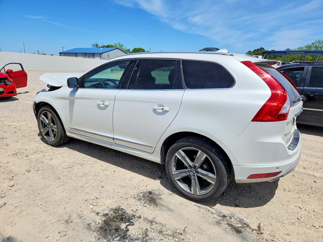 2017 Volvo Xc60 T5 Dynamic - Фото 2