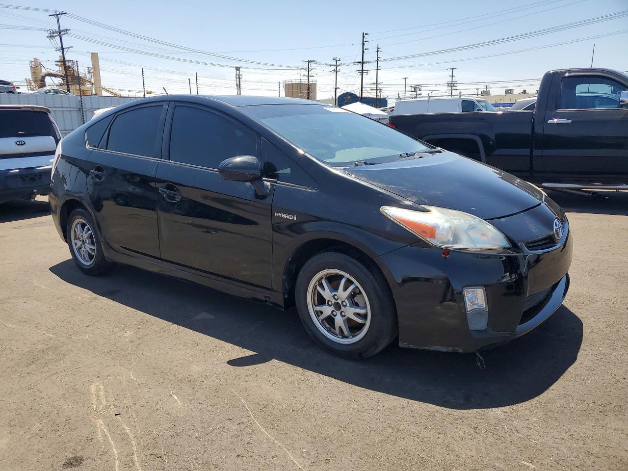 2011 Toyota Prius Three - Фото 4