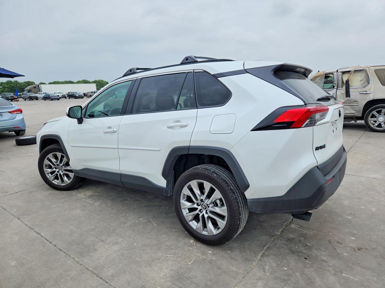 2025 Toyota Rav4 Xle Premium - Image 2