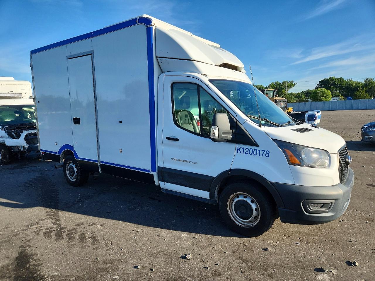 2020 Ford Transit Delivery Truck - Фото 4