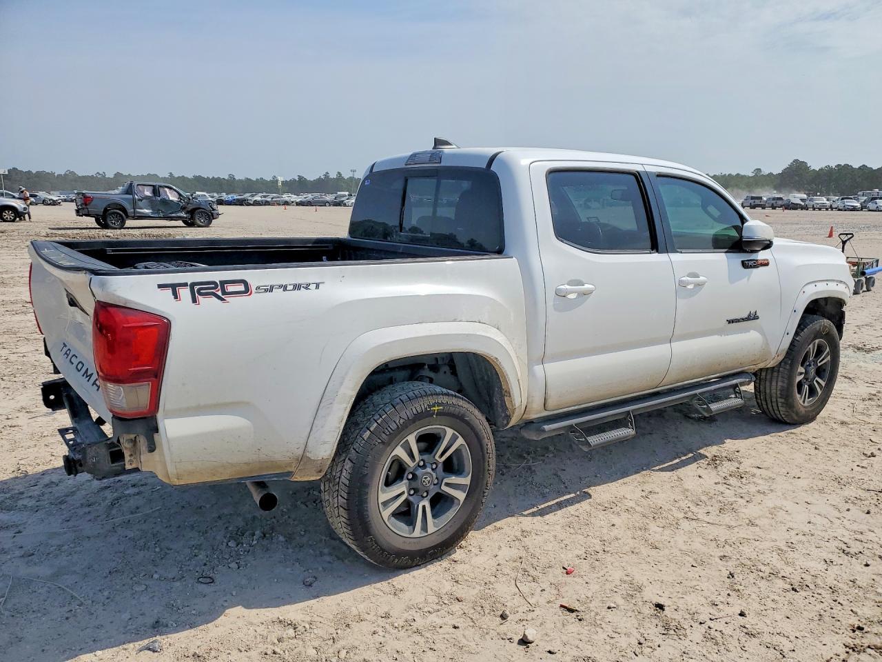 2017 Toyota Tacoma Trd Sport - Фото 3