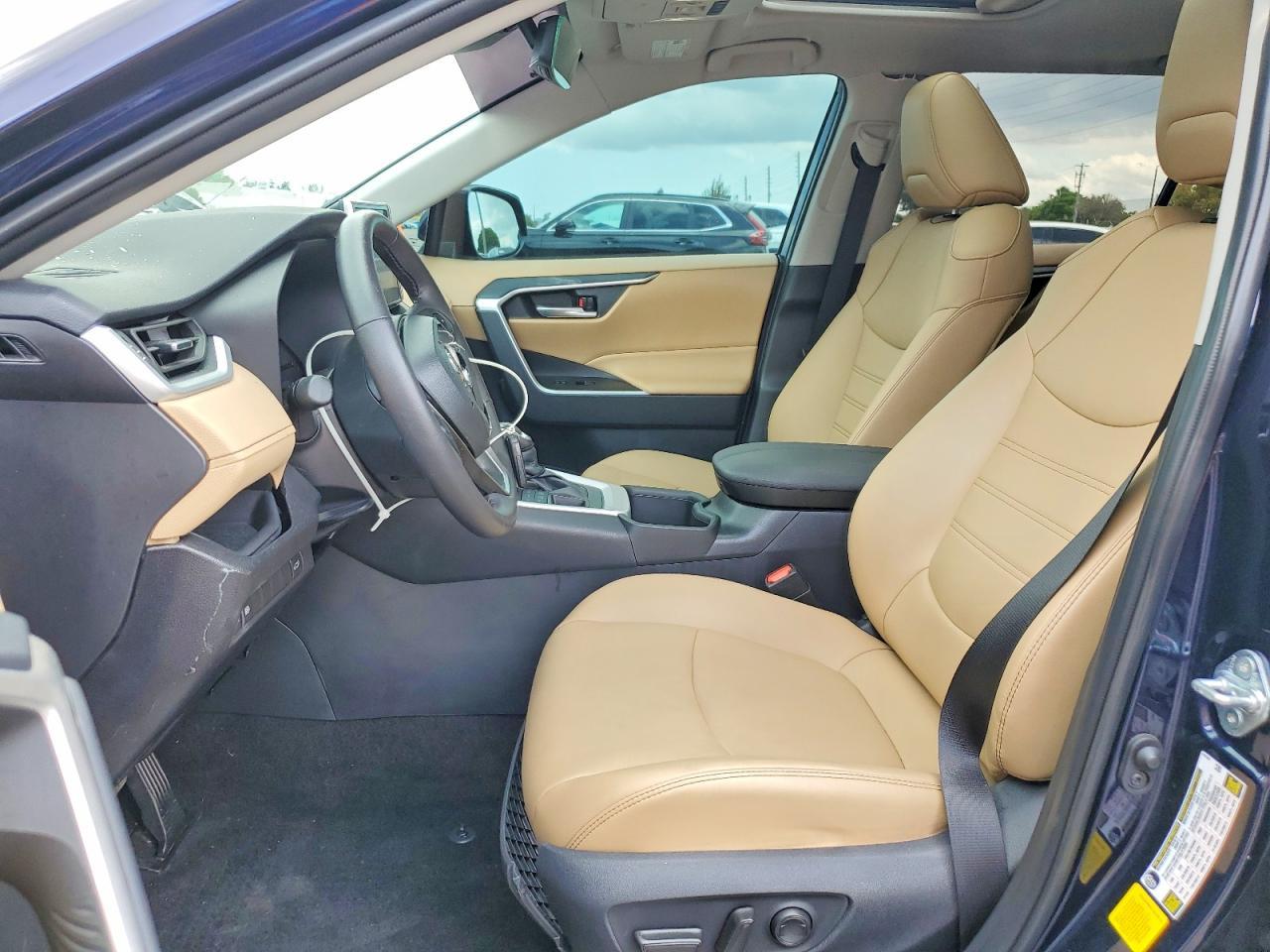 2025 Toyota Rav4 Xle Premium - Image 7
