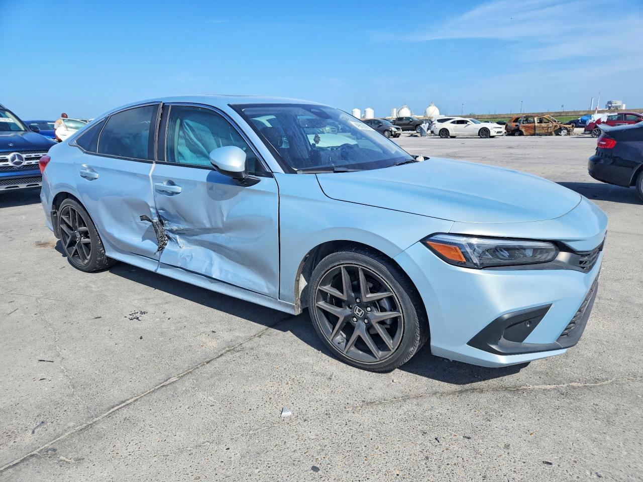 2022 Honda Civic Touring - Image 4