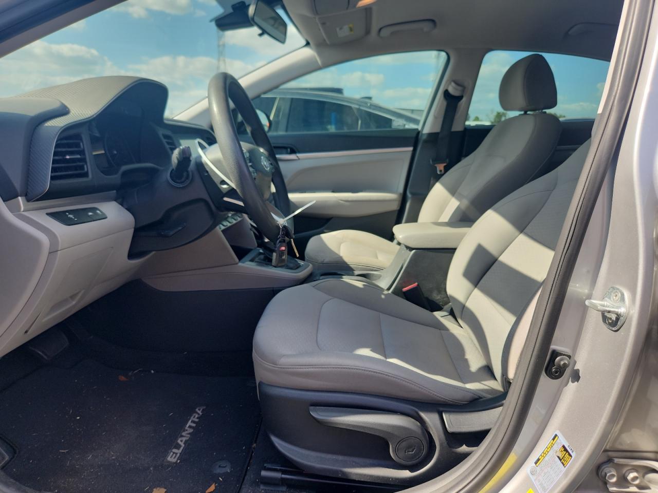 2020 Hyundai Elantra Se - Фото 7