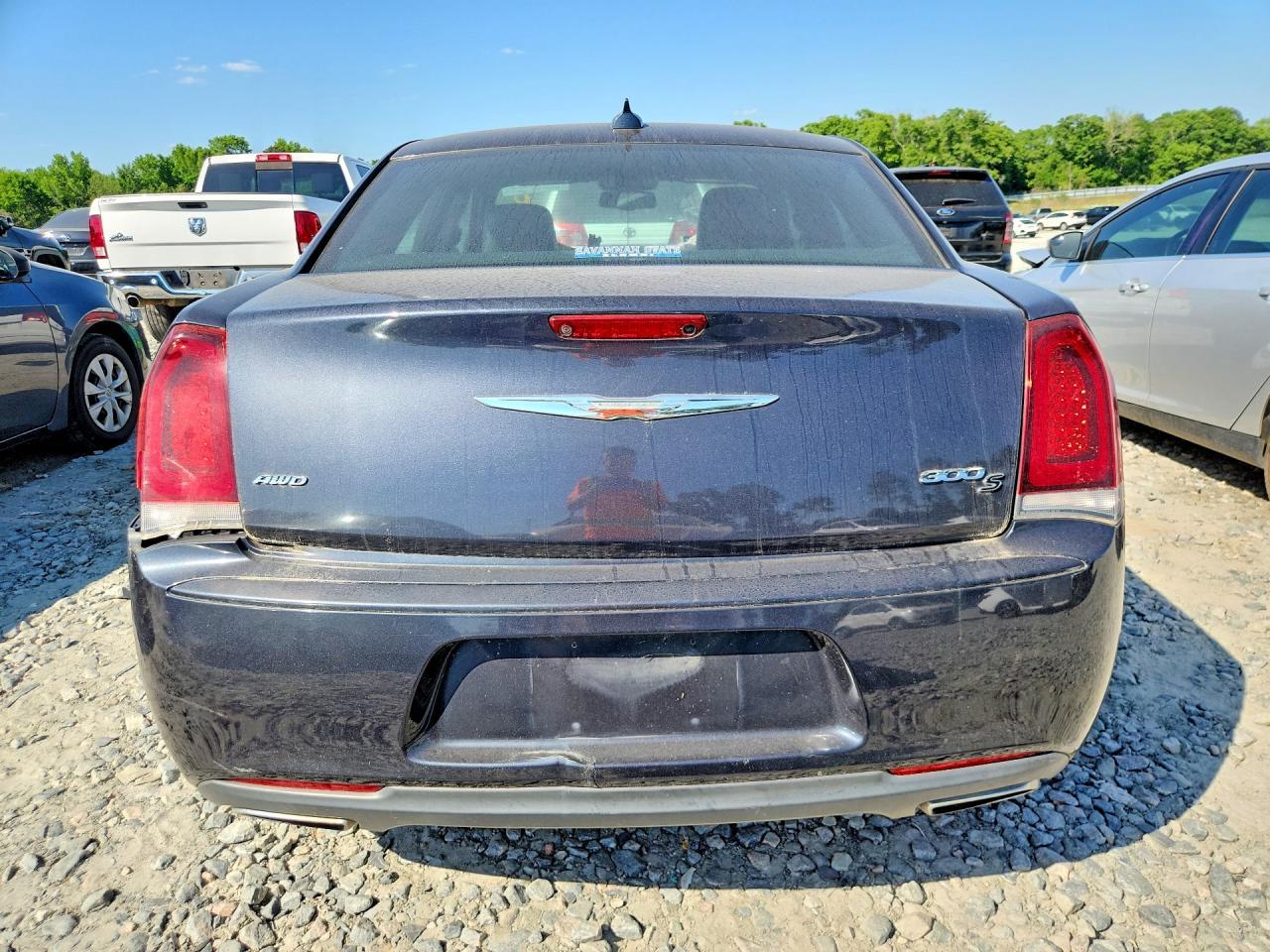 2015 Chrysler 300 S - Image 6