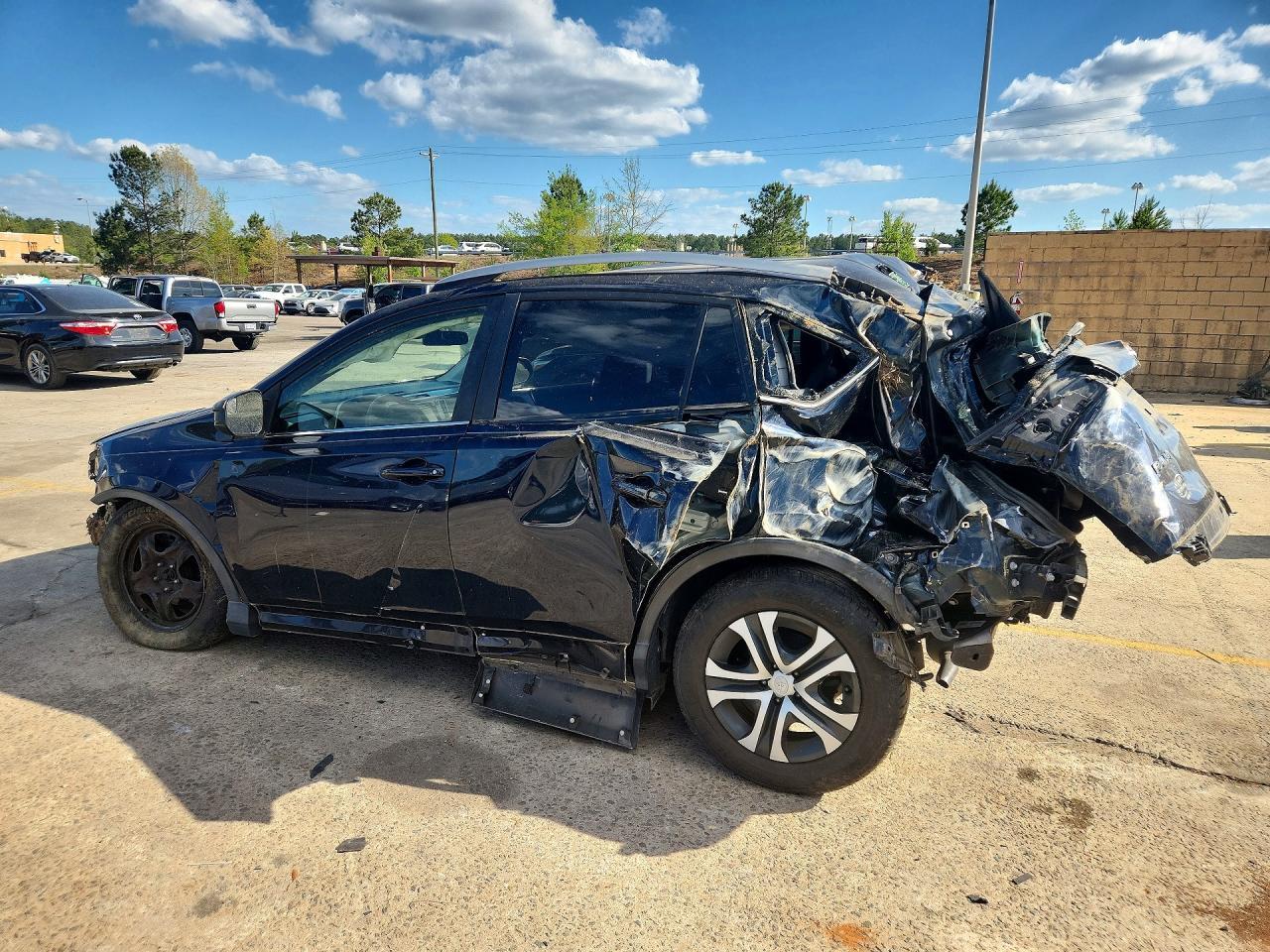 2018 Toyota Rav4 Le - Фото 2