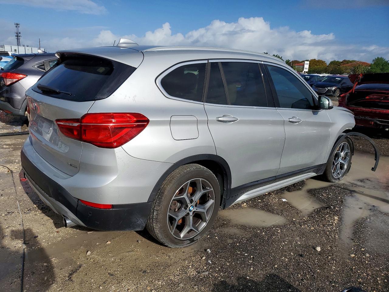 2018 BMW X1 xDrive28I - Фото 3