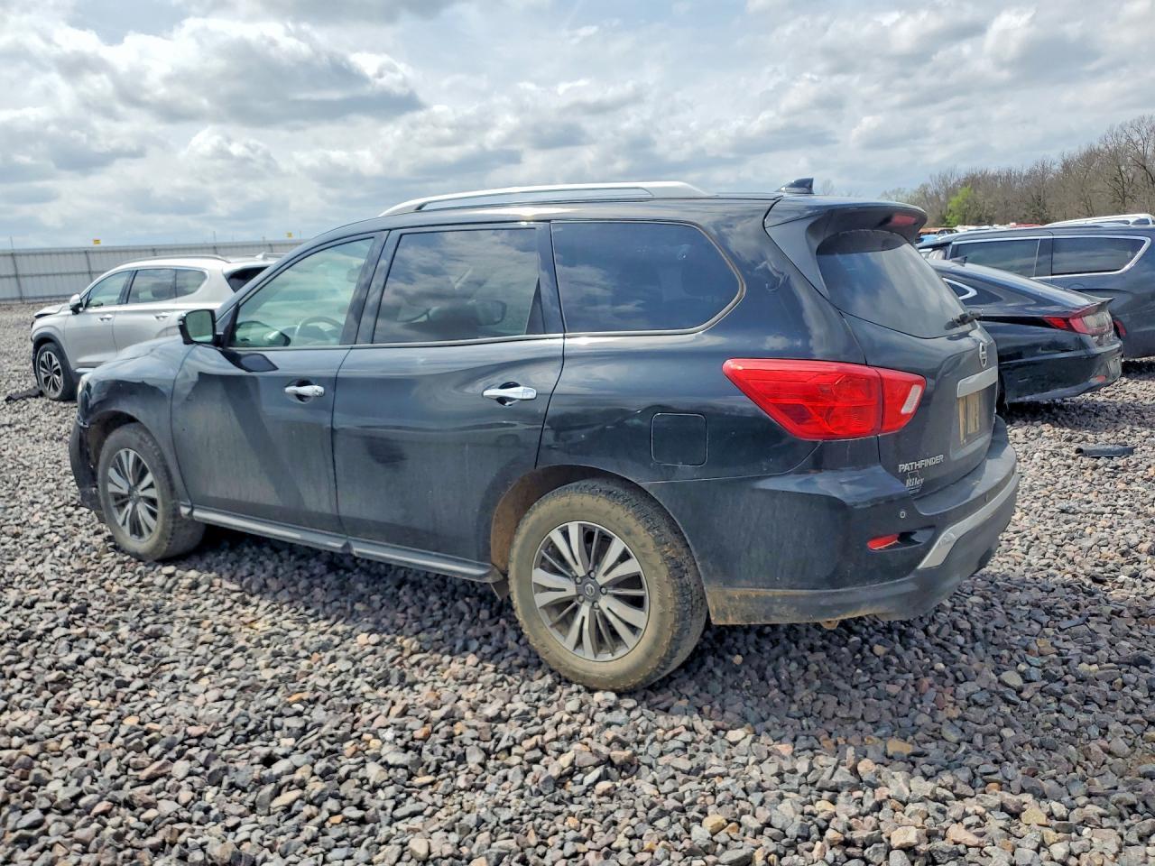 2019 Nissan Pathfinder Sl - Фото 2