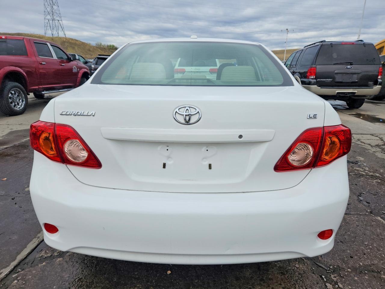 2010 Toyota Corolla Le - Фото 6